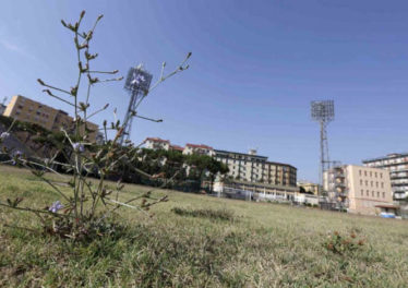 Stadio Collana chiuso: Malagò sbotta. De Magistris e De Luca fanno scaricabarile