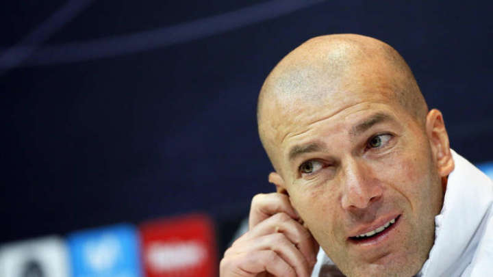 Zidane fa il Napoletano e usa la scaramanzia