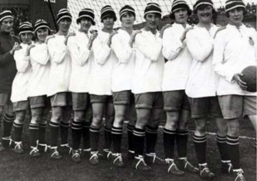 qual è stata la prima squadra di calcio femminile?