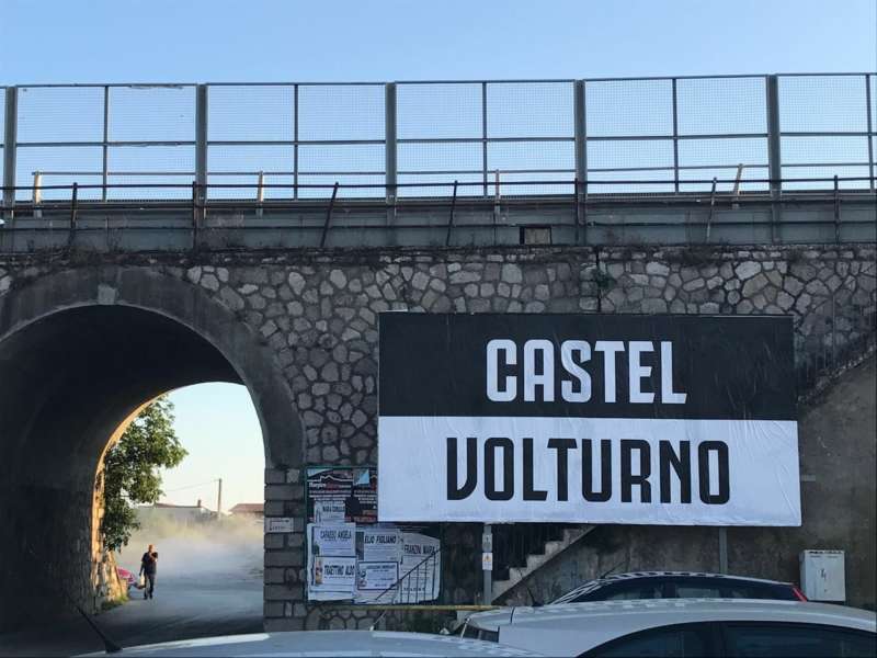 Il sindaco di Castel Volturno non simpatizza per il Napoli: De Laurentiis vada via e torni a Napoli