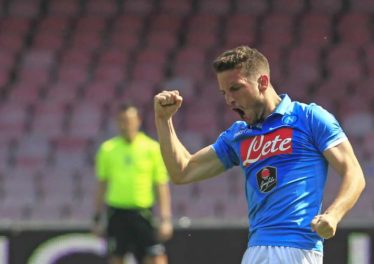 Auguri Mertens. Gol con il Cagliari per il suo compleanno