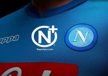 5 cose sulla nuova maglia del Napoli: Kappa kombat 2018