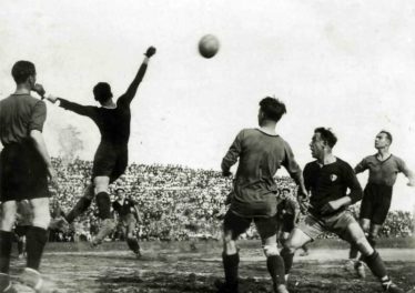 Il calcio lo sport più amato dagli Italiani. Ma come è nata la parola calcio?. Luigi Bosisio antesignano del termine Football o calcio?.