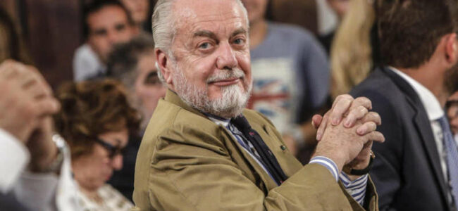 Napoli, 200 milioni dalle cessioni. Reina è già del Milan, altri quattro in vetrina: Mertens, Ghoulam, Jorginho e Koulibaly Ma Sarri può stare tranquillo: gli eventuali introiti serviranno a rinforzare la squadra. Tra clausole d’oro e cessioni il futuro da grande club è assicurato.Napoli, 200 milioni dalle cessioni. Reina è già del Milan, altri quattro in vetrina: Mertens, Ghoulam, Jorginho e Koulibaly Ma Sarri può stare tranquillo: gli eventuali introiti serviranno a rinforzare la squadra. Tra clausole d’oro e cessioni il futuro da grande club è assicurato.