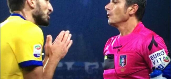 VERGOGNOSO--Tuttojuve-attacca-la-Var-e-menziona-anche-Napoli-Cagliari