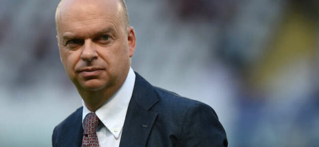 Fassone al Guerin: "Il Napoli è un club padronale che differenza con la Juve". L'ad del Milan parla anche della sfida scudetto.