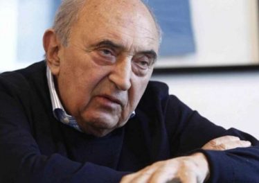 Corrado Ferlaino  afferma che alla Juve non piace il VAR. Poi  L'ex presidente del Napoli dispensa qualche consiglio alla società e ai tifosi.