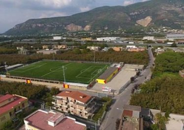 STRIANO-Nasce il Mulitiello Stadium. Grazie all'opera del sindaco e Architetto Aristide Rendina, la cittadina Valle del Sarno ha il nuovo campo da Calcio.