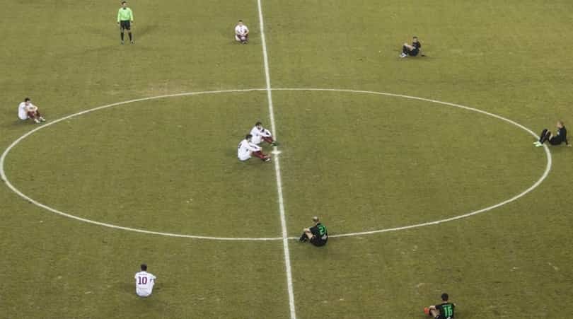 Serie A, calciatori Sit-In contro la FIGC. I giocatori pronti a sostenere Damiano Tommasi contro Tavecchio. Chiesto lo scioglimento del consiglio federale