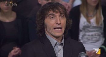 Tiki Taka, Cruciani incontra i tifosi del Napoli e scappa