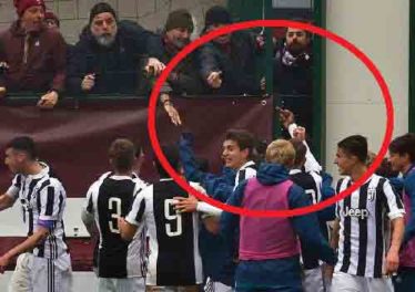 Il dito medio ai tifosi dopo il Goal, Torino furioso con la primavera della Juve