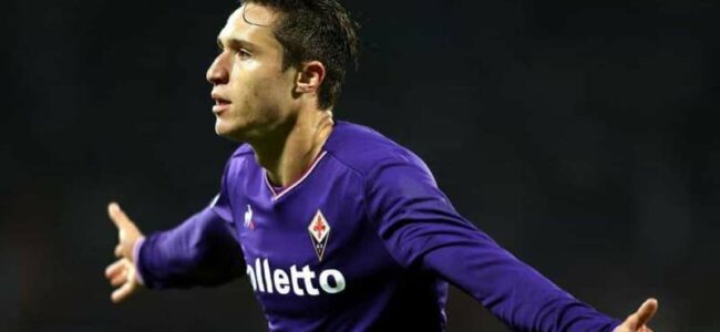 Federico Chiesa ha parlato al settimanale sportweek. L'attaccante della Fiorentina da tempo nel mirino del Napoli di De Laurentiis ha parlato di Callejon per il quale ha riservato parole di elogio. Le dichiarazioni di Chiesa esaltano i tifosi del Napoli, che lo sognano in maglia azzurra.
