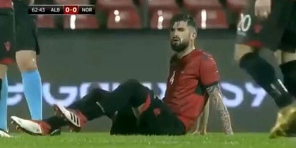 Napoli, oggi controlli per Hysaj, il terzino tranquillizza Sarri: «Va molto meglio»