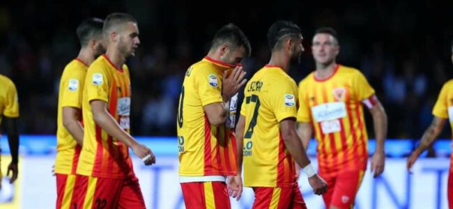 Le imprese arbitrali di Pasqua al Vigorito e il teatrino di Mediaset