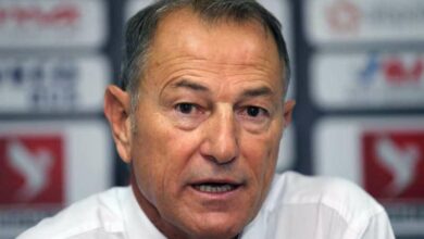 Napoletani lamentosi: Gianni De Biasi ex Commissario Tecnico dell'Albania ha parlato del Napoli e dei napoletani giudicandoli troppo lamentosi. Dura risposta di Del Genio