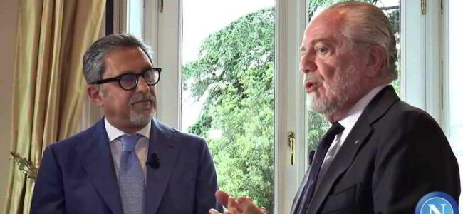 De Laurentiis parla di Sarri, del Napoli e del Var: "Sarri mi dica cosa vuole fare. Gli arbitri non devono avere una componente politica, non devono appartenere alla FIGC, ma professionisti indipendenti assunti dalla Lega. Il Napoli penalizzato dal Var, la coppa Italia un impiccio. L'unica cosa da fare è togliere il Var agli arbitri".