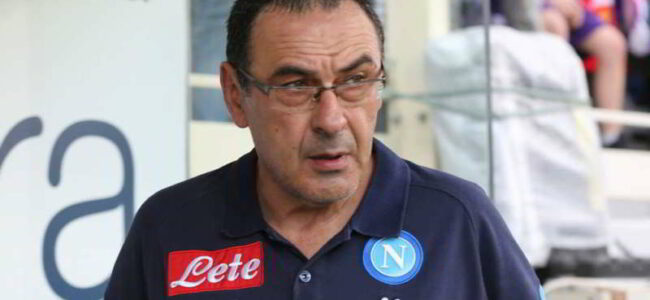Sarri ha vinto lo scudetto, lo dice la Juve, e se un marziano sbarcasse oggi a Napoli penserebbe che la cosa più logica da fare sarebbe riconfermare Sarri e dargli qualche giocatore di qualità in più, senza per forza puntare su Marcelo e Messi.  