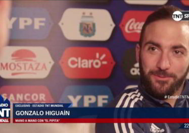 Higuain parla del suo passato e del suo presente sportivo, dall'arrivo a Napoli alla Juventus, ma anche della malattia della madre