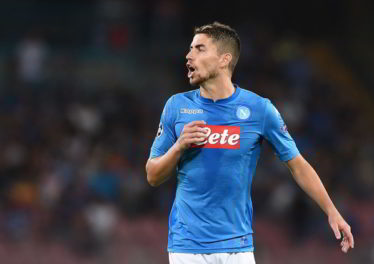 Jorginho verso il Manchester City per 60 milioni. Il Napoli pronto a pagare la clausola per Torreira. Il sampdoriano è tra le prime scelte di mercato.