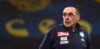 Il futuro di Sarri in bilico tra Napoli e Londra. Abramovic pensa seriamente al tecnico del Napoli e De Laurentiis si è cautelato contattando Ancelotti.