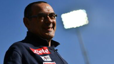 Maurizio Sarri contro la Gazzetta per il titolo di oggi. La rosea ha scritto che Sarri era pronto alle dimissioni. Immediata la risposta dell'allenatore azzurro: "io dimettermi? ma che titolo hanno fatto?".