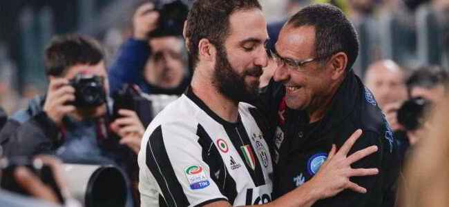 Sarri al Chelsea manca solo l'annuncio. Abramovic promette un mercato faraonico, non solo Higuain, anche giocatori del Napoli nel mirino del Chelsea. Il suo agente Pellegrini e Ramadani sono a Londra e stanno definendo gli ultimi dettagli. Sarri e il Chelsea sono davvero a un passo.