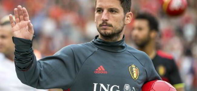 Mertens no alla Cina. L'attaccante del Napoli parla durante "God in Naples". Scudetto o Coppa del Mondo?. Ho lavorato per vincere lo scudetto a Napoli.