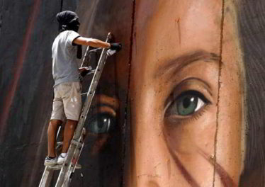 Jorit Agoch liberato dalla polizia israeliana. Lo street artist Napoletano torna a casa