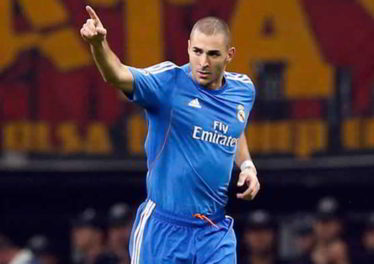 In Spagna sicuri, il Napoli vuole Benzema, contatti ADL -Perez. Cavani piace solo ai tifosi