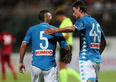 Napoli Carpi 5-1. Gli azzurri danno spettacolo con il 4-3-3 "camaleontico"
