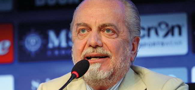 Da Bari, a Napoli contestano De Laurentiis: «Qui non investe, poi compra il Bari»