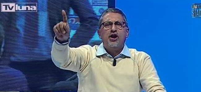 Discussione tra Alvino e un tifoso: "Voglio vincere lo scudetto e poi fallire"