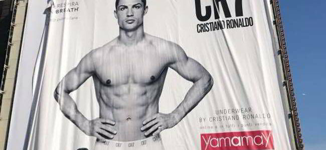 Cristiano Ronaldo testimonial Yamamay prima di Juve Napoli. Tifosi irritati