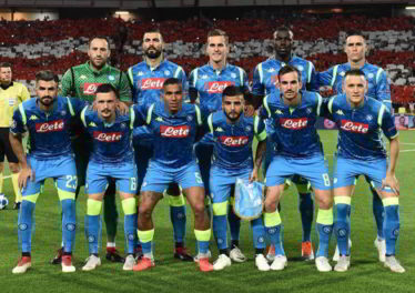 Il Napoli contro il Liverpool cerca la qualificazione con l'aiuto dei napoletani
