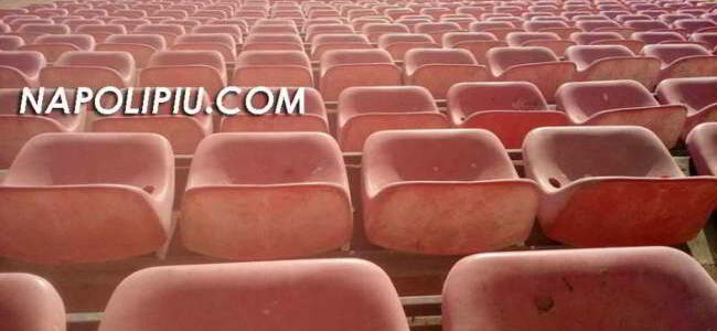 In 15mila contro la Fiorentina. San Paolo deserto. Intanto l'inter...