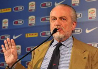 De Laurentiis: "prezzi alti? devo rientrare dei costi, farò un regalo ai tifosi. Su Sarri dico..."