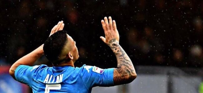 Il centrocampista brasiliano ha parlato della convocazione in nazionale e del Napoli. Allan sfida la Roma e sogna l'impresa Champions.