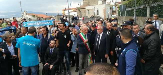 Video: De Laurentiis a Solopaca. Che accoglienza per il presidente del Napoli