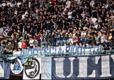 Napoli, piccola protesta dei bambini al San Paolo: "ridateci..."