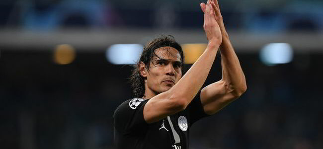 L'ovazione del San Paolo sorprende Cavani, Mbappè lo prende in giro