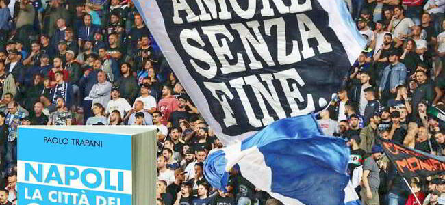 Napoli la città del calcio. Paolo Trapani stupisce ancora