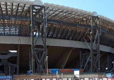 Al San Paolo arrivano seggiolini e maxischermi sul «modello» Dacia Arena