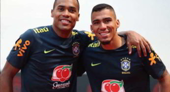 La foto di Allan con Alex Sandro scatena una guerra sul web: “proprio con uno juventino dovevi…”