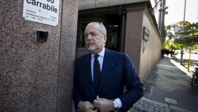 Aurelio De Laurentiis a Kiss Kiss Napoli rivela l'offerta a Cavani, Bacchetta Higuain e Rizzoli e lancia un appello ai napoletani.