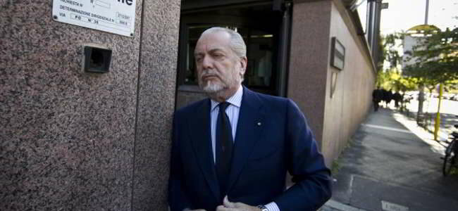 Aurelio De Laurentiis a Kiss Kiss Napoli rivela l'offerta a Cavani, Bacchetta Higuain e Rizzoli e lancia un appello ai napoletani.