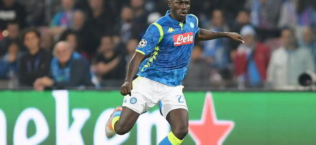 Koulibaly confessa agli amici il suo futuro. Grandi club sul Senegalese
