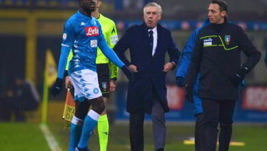 La FIGC non sospenderà il campionato dopo quanto è accaduto in Inter-Napoli. La serie A non si ferma nonostante la morte di un tifoso.La FIGC non sospenderà il campionato dopo quanto è accaduto in Inter-Napoli. La serie A non si ferma nonostante la morte di un tifoso.