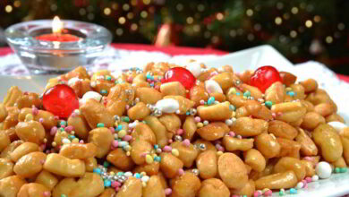 Struffoli napoletani, storia e ricetta del dolce natalizio
