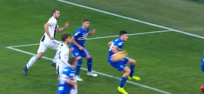 Ennesimo aiutino alla Juve, la rivolta sul Web: "adesso Basta!"