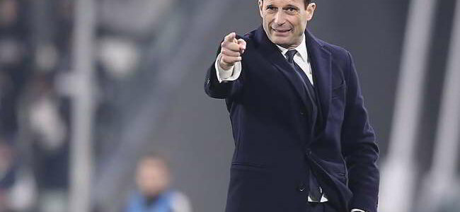 Frecciata di Allegri a De Laurentiis: "educazione ed eleganza. O ce l'hai, o niente..."